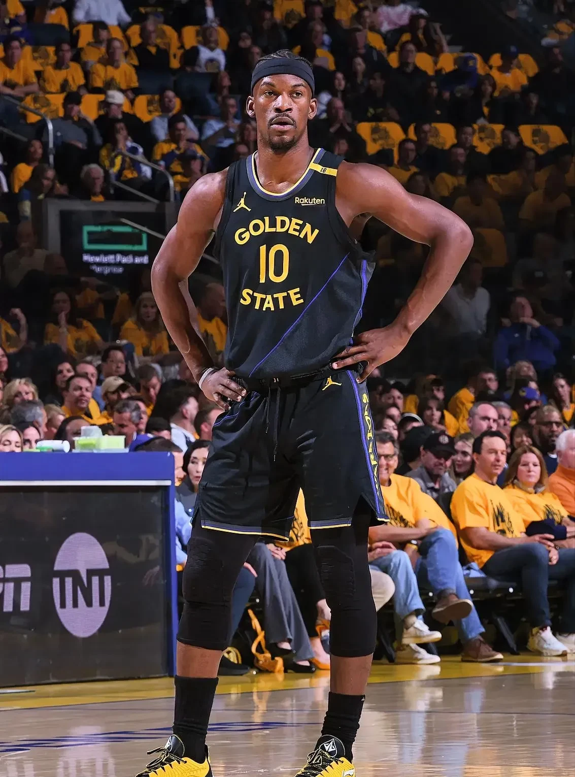 九游体育-独行侠观众热烈欢呼！，巴特勒迎来七赛季出色发挥再创辉煌时刻