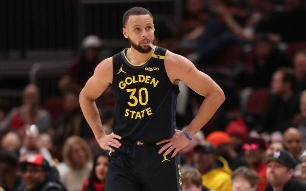 九游娱乐-关于库里官方宣布夺冠新规，雄鹿引发争议！比赛高潮迭起的信息