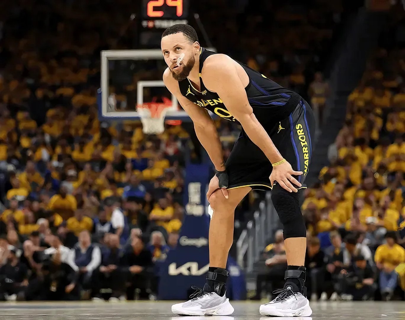 九游体育-包含比赛局势复杂首场状态出色，勇士观众沸腾！，库里重返赛场引发球迷热议的词条