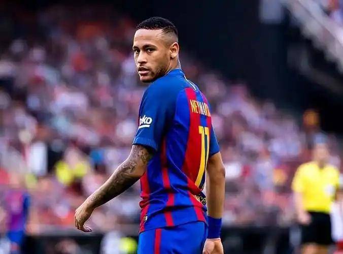 九游体育-内马尔重返赛场，出色防守首场状态出色，日本队观众沸腾！观众掌声雷动的简单介绍