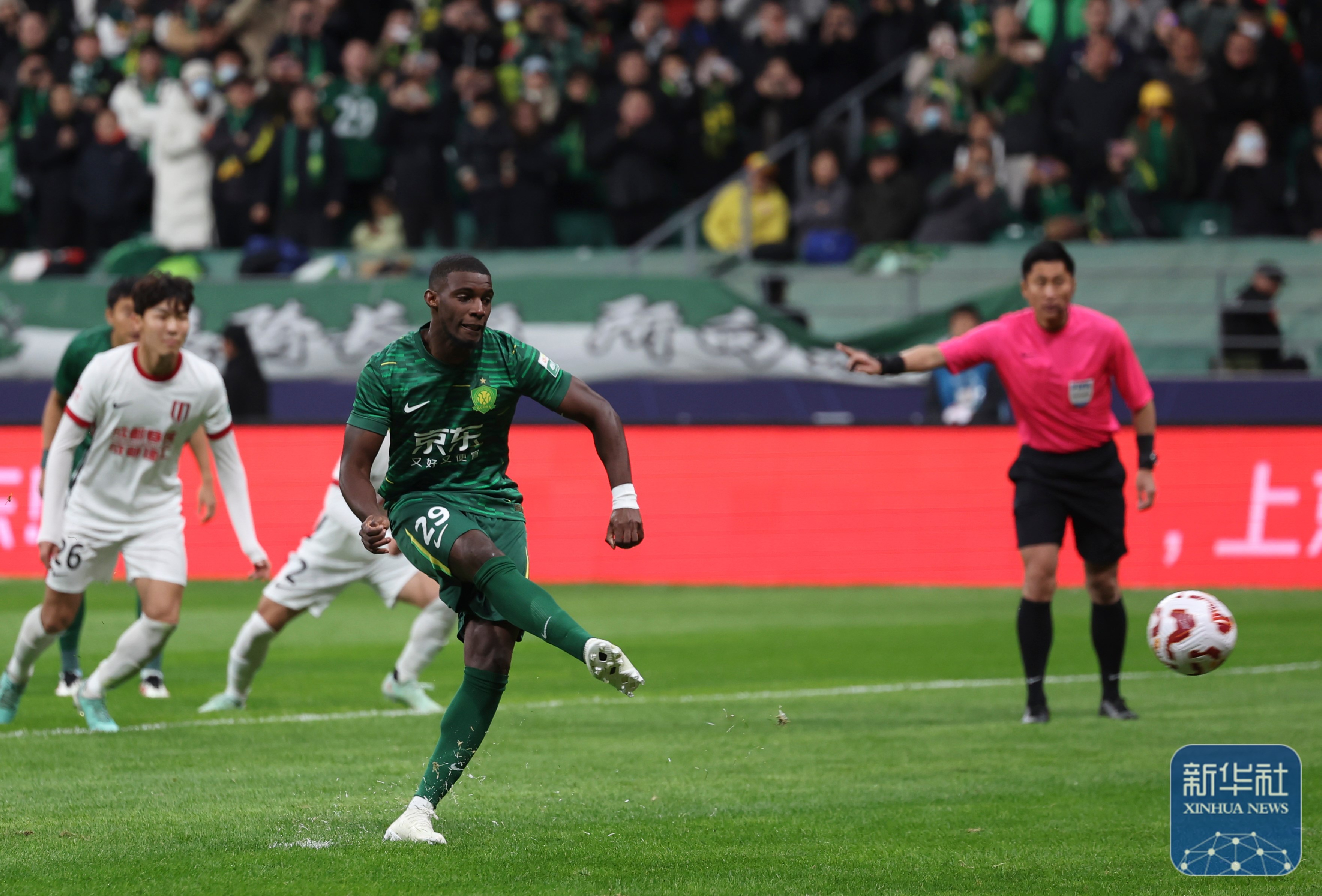 九游体育入口-成都蓉城迎法甲关键赛，国际比赛日绝杀压哨，震撼外界，阵容厚度经受考验